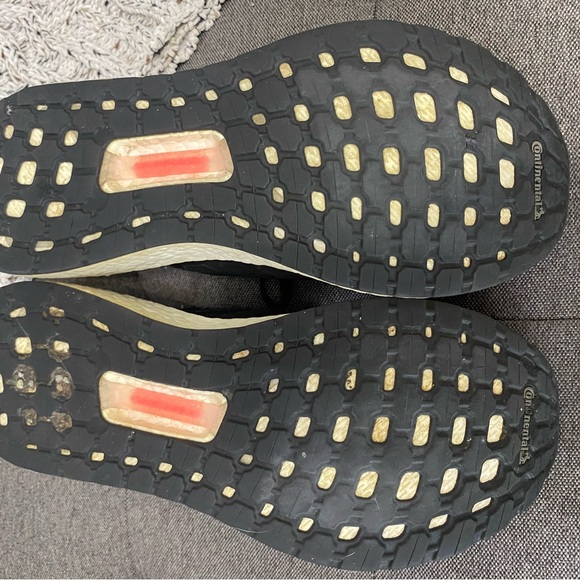 Adidas Oreo UltraBoost - Picture 5 of 8